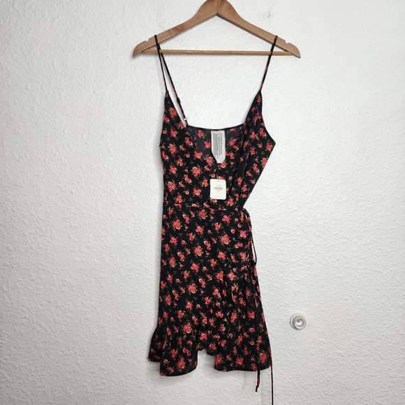 Free People All My Love Ruffle Mini Dress Black with Red Floral Size Small NWT - Picture 2 of 8
